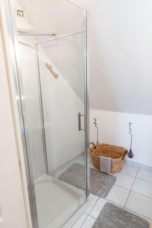 Appartement Rien Que Pour Vous Proche Centre Ville Laval  Kültér fotó